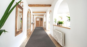 Odolné behúne do chodby