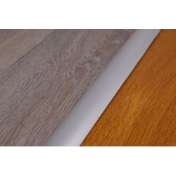 DOPRODEJ: 2700x40 mm cm Přechodová lišta (profil) Stříbro