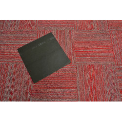 Kobercový štvorec Coral Lines 60380-50 červeno-šedý 50 x 50 cm
